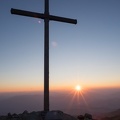 Gipfelkreuz bei Sonnenuntergang